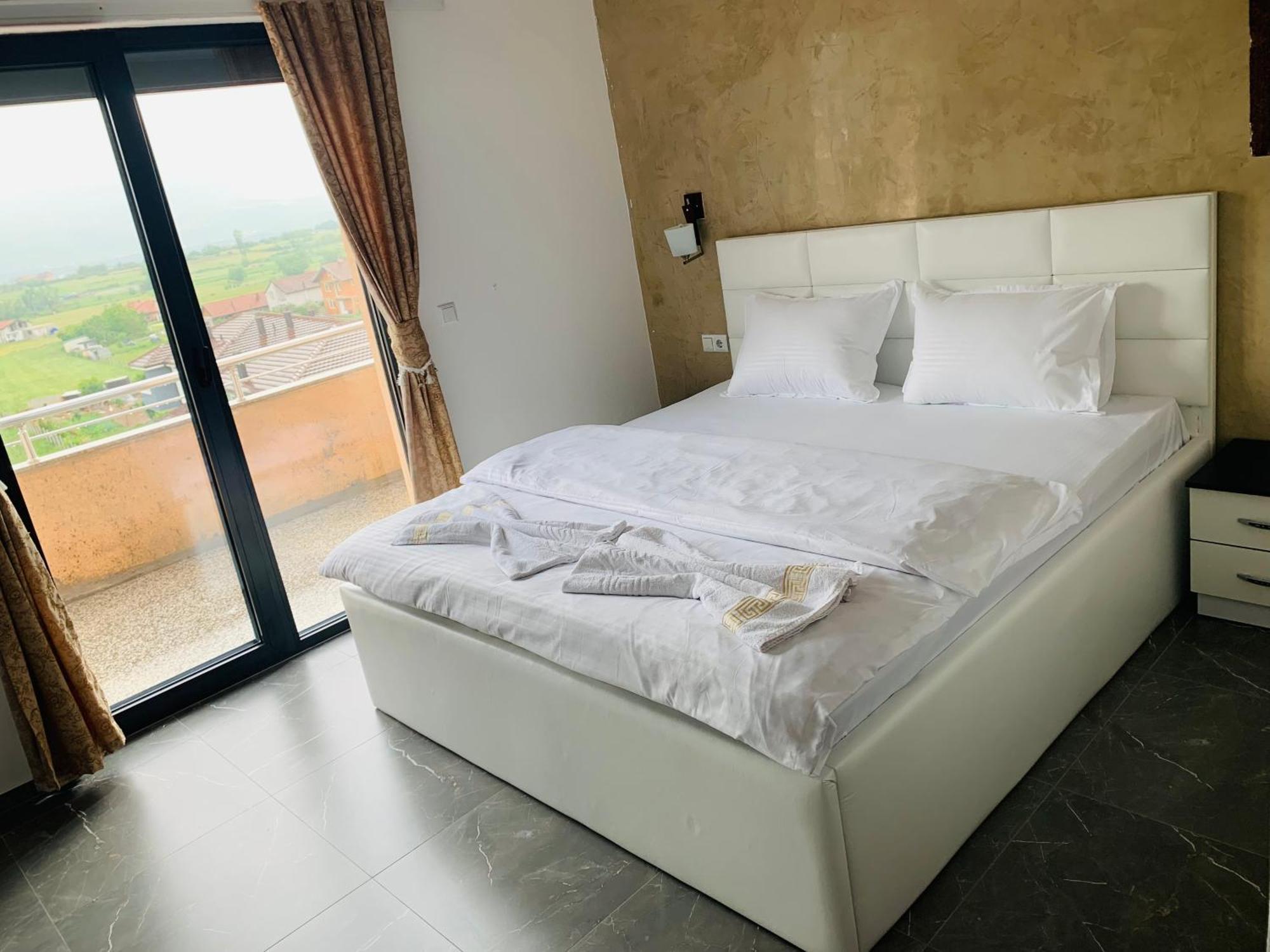 Hotel Albatros Prizren Extérieur photo