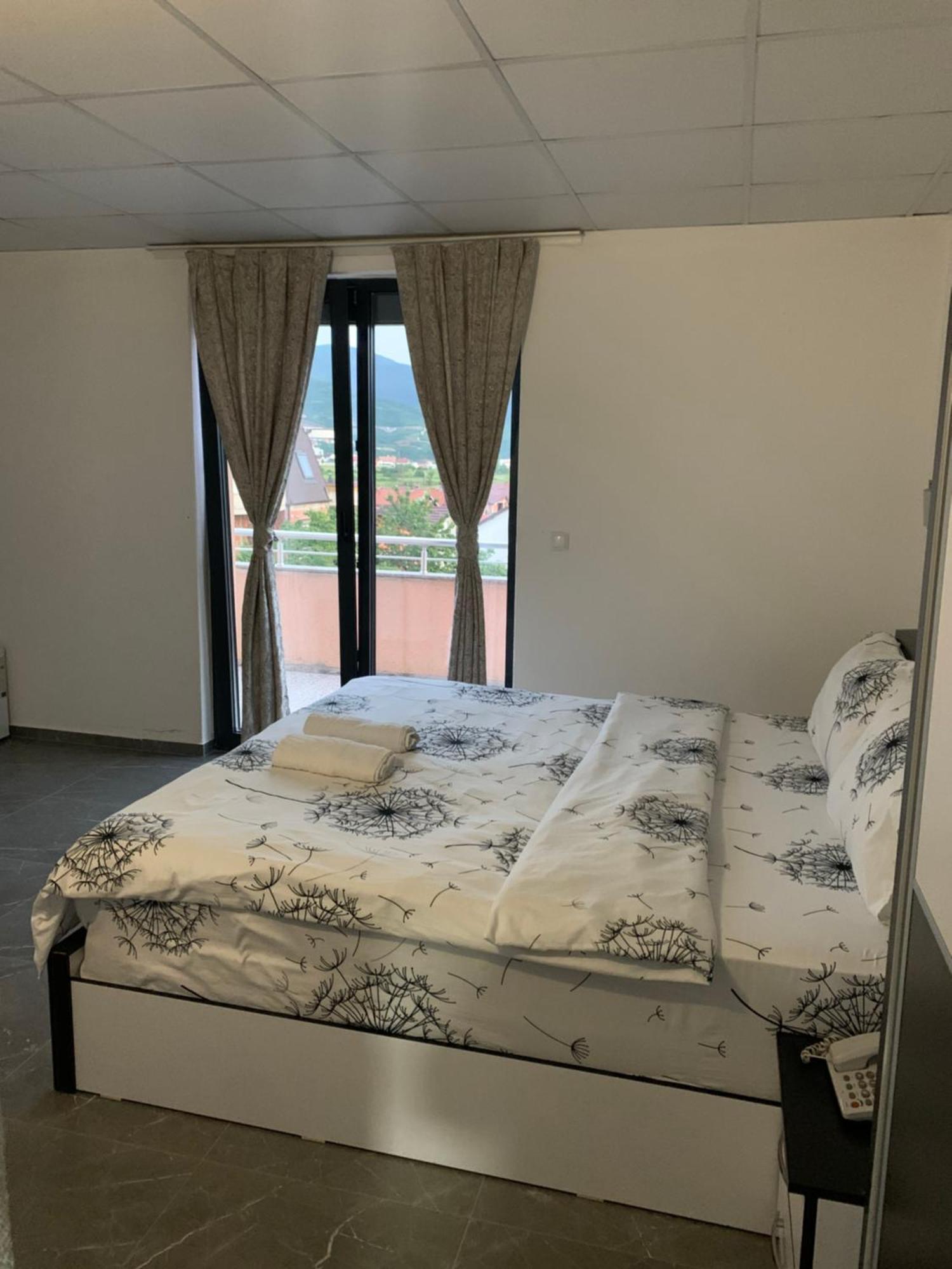 Hotel Albatros Prizren Extérieur photo