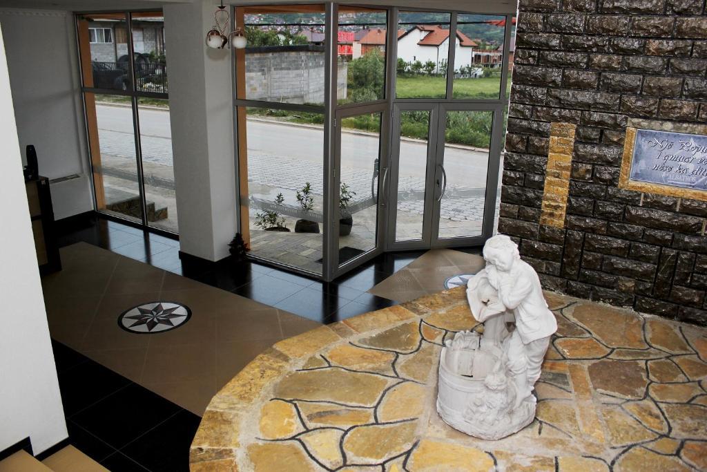 Hotel Albatros Prizren Extérieur photo